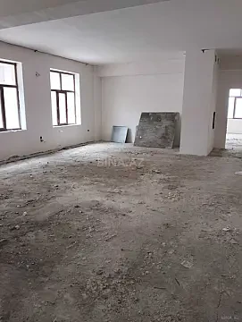 Satılır obyekt 380 m²