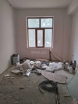 Satılır obyekt 380 m²