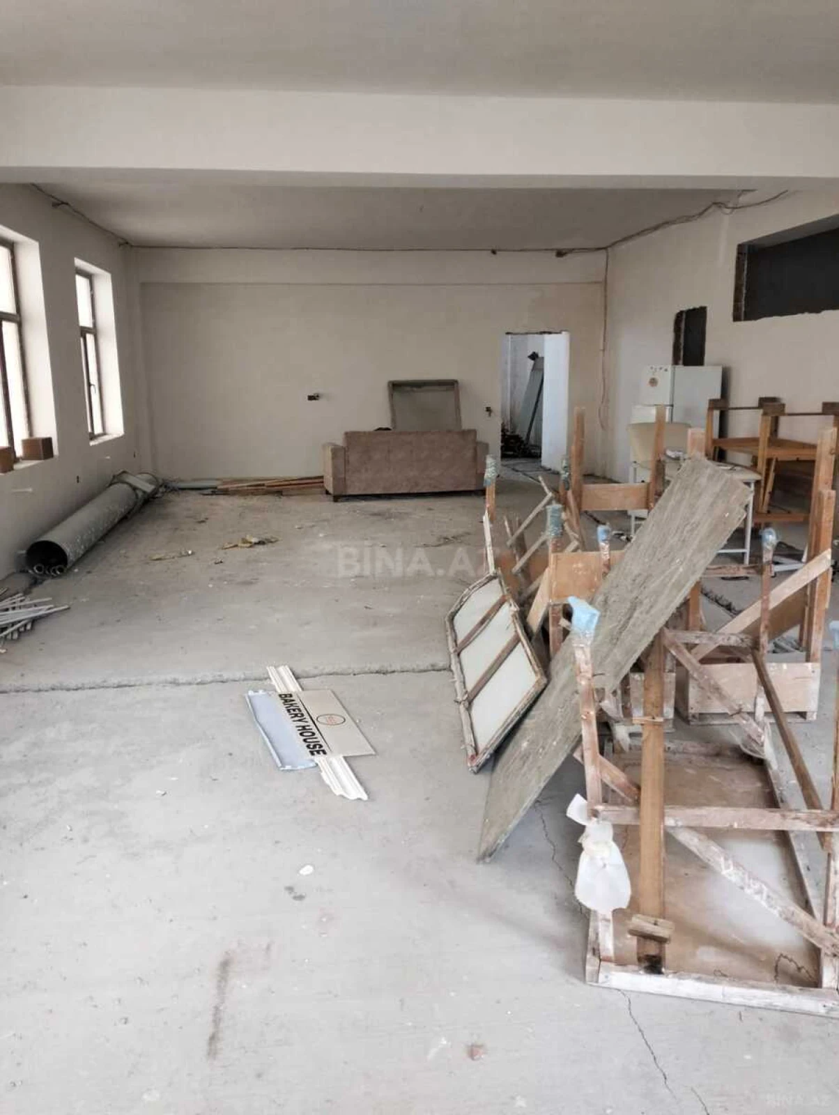 Satılır obyekt 380 m²