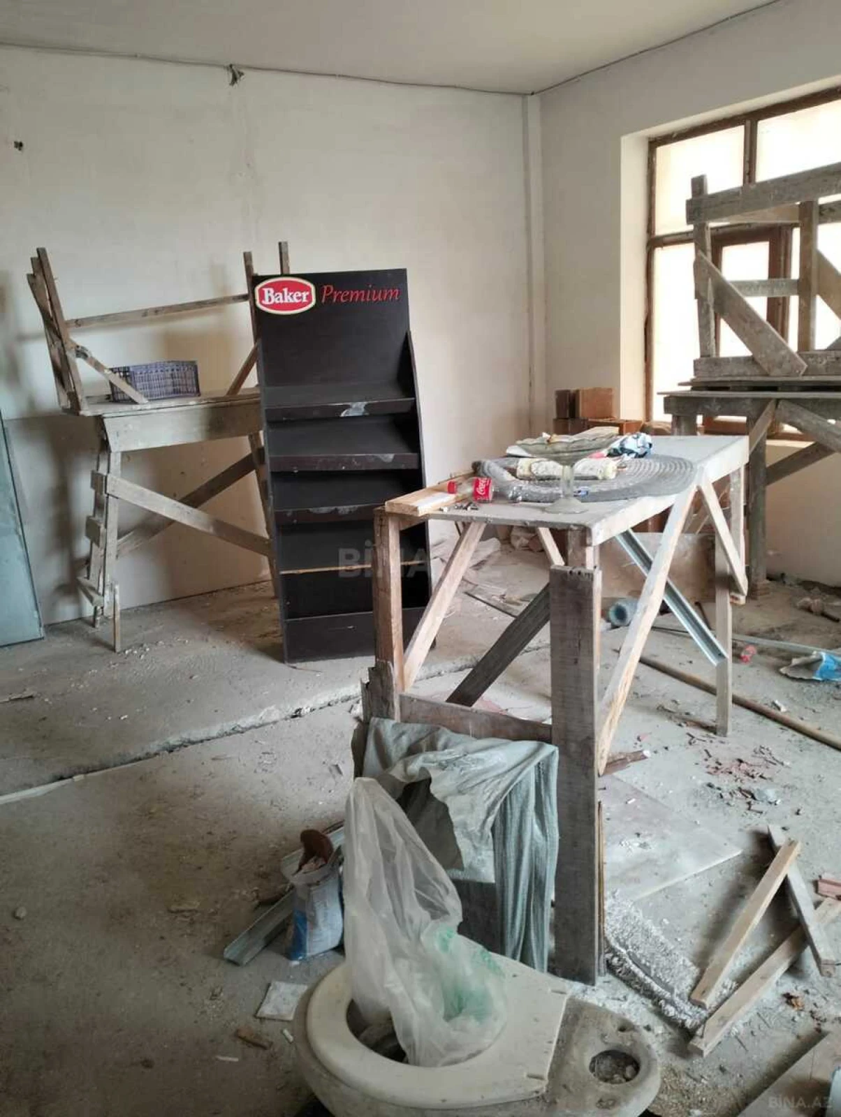 Satılır obyekt 380 m²