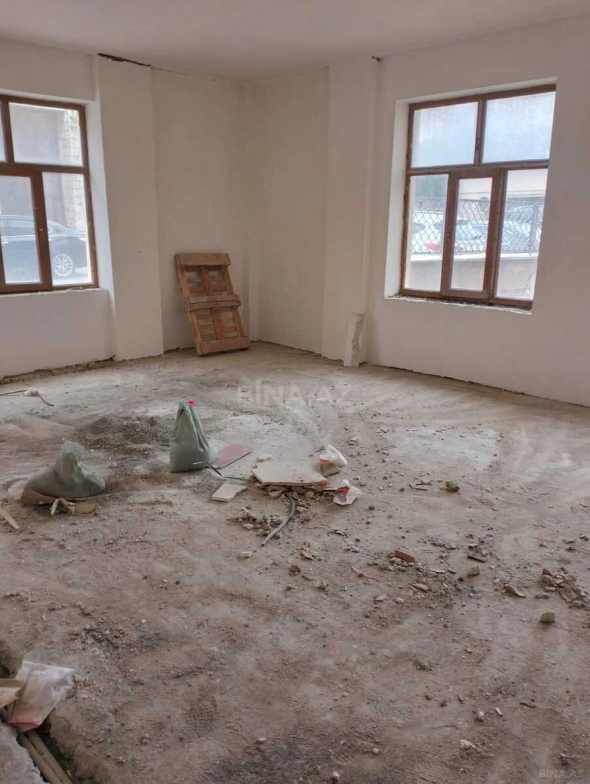 Satılır obyekt 380 m²