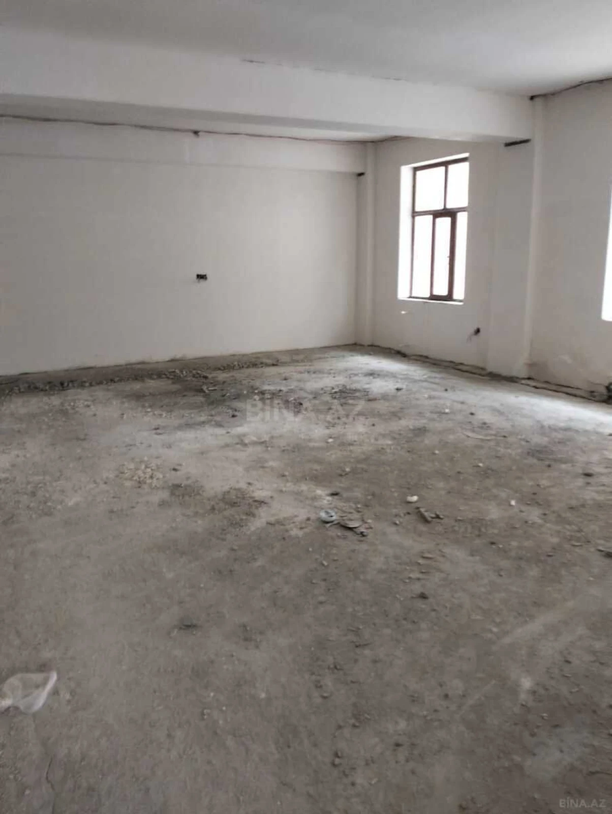 Satılır obyekt 380 m²