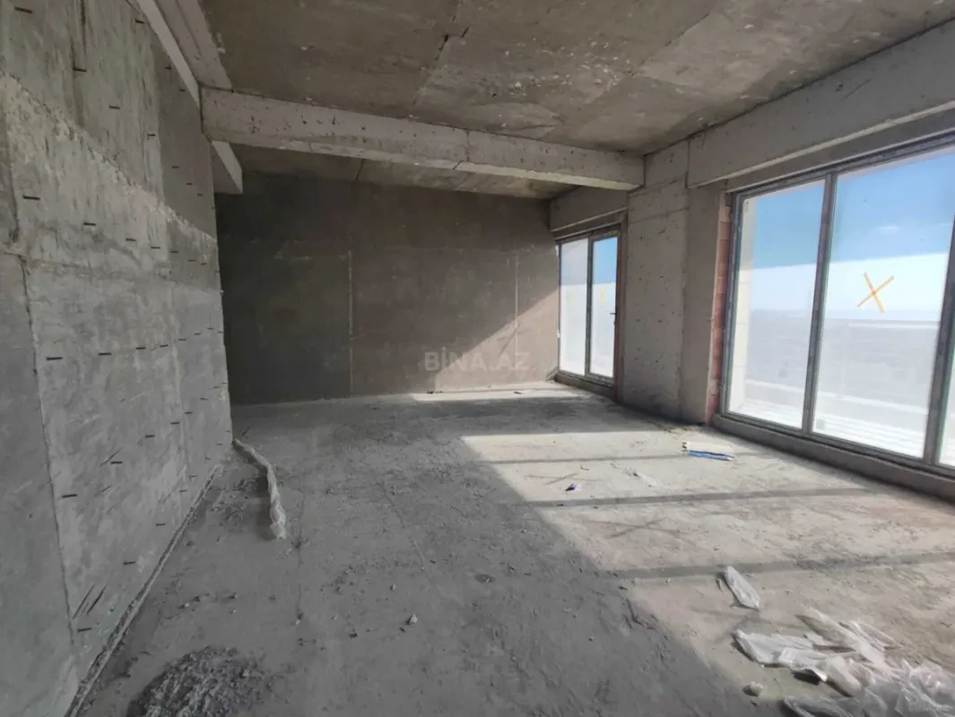 Satılır 4 otaqlı mənzil 163 m²