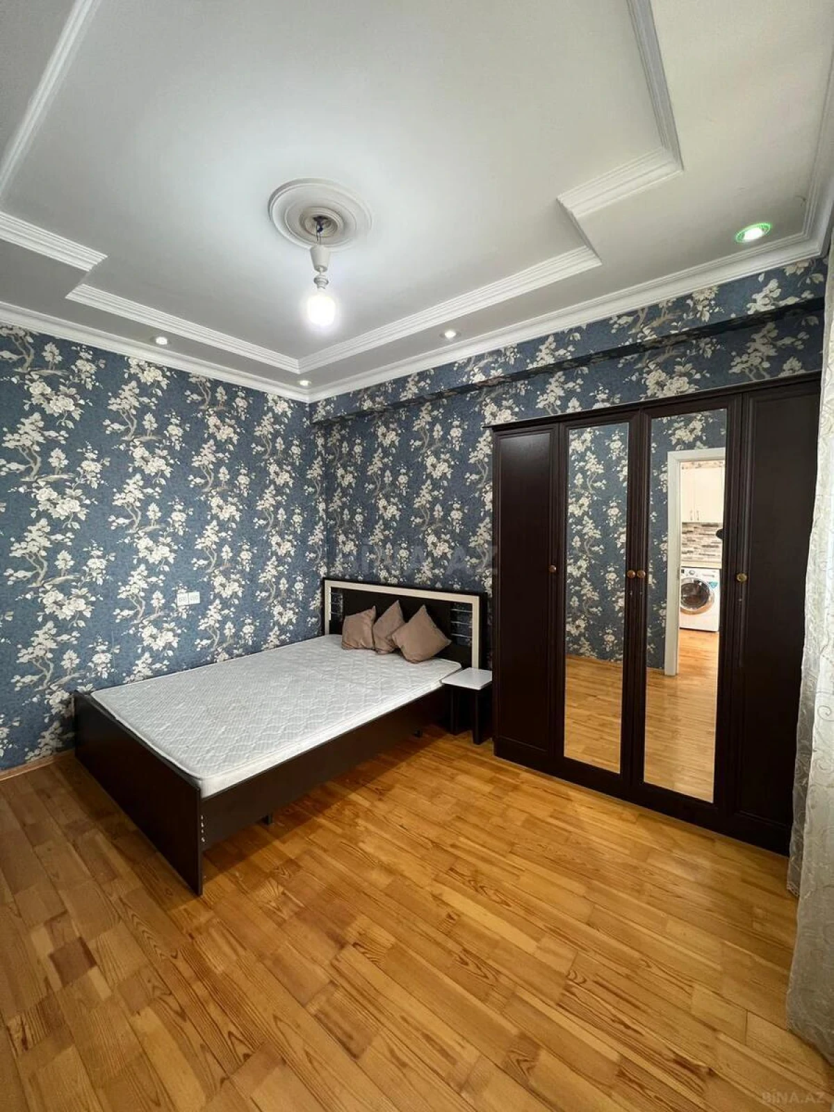 Kirayə verilir 2 otaqlı mənzil 76 m²