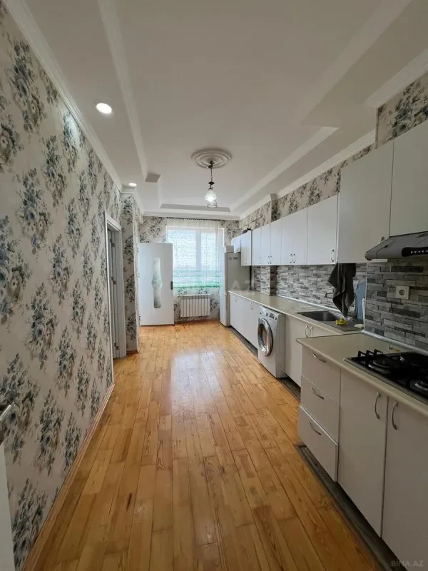 Kirayə verilir 2 otaqlı mənzil 76 m²