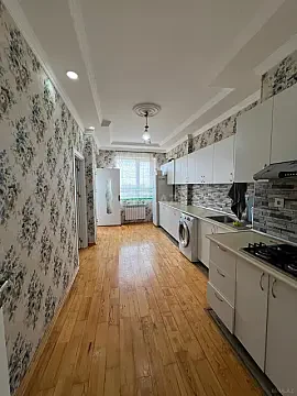 Kirayə verilir 2 otaqlı mənzil 76 m²
