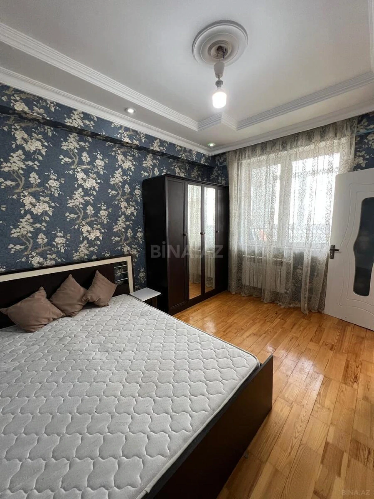 Kirayə verilir 2 otaqlı mənzil 76 m²
