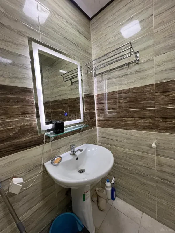 Kirayə verilir 2 otaqlı mənzil 76 m²