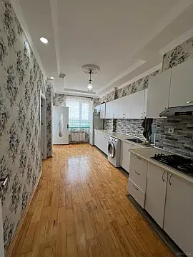 Kirayə verilir 2 otaqlı mənzil 76 m²