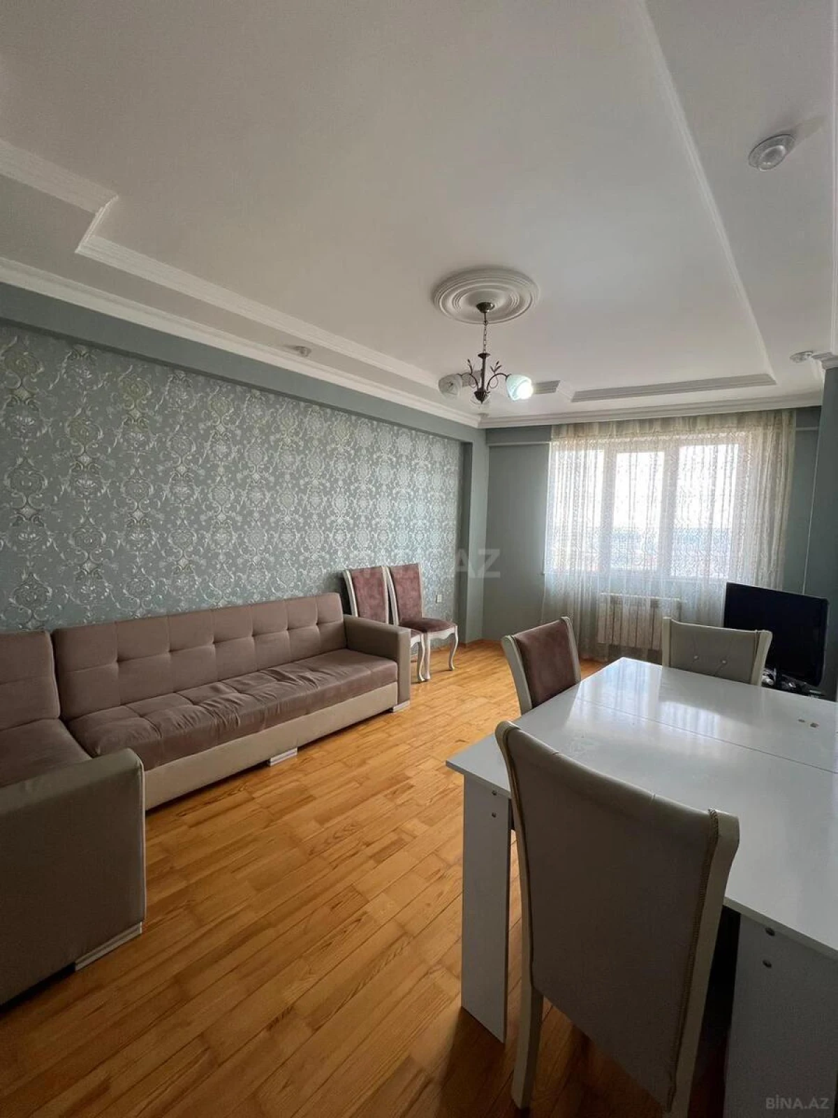 Kirayə verilir 2 otaqlı mənzil 76 m²