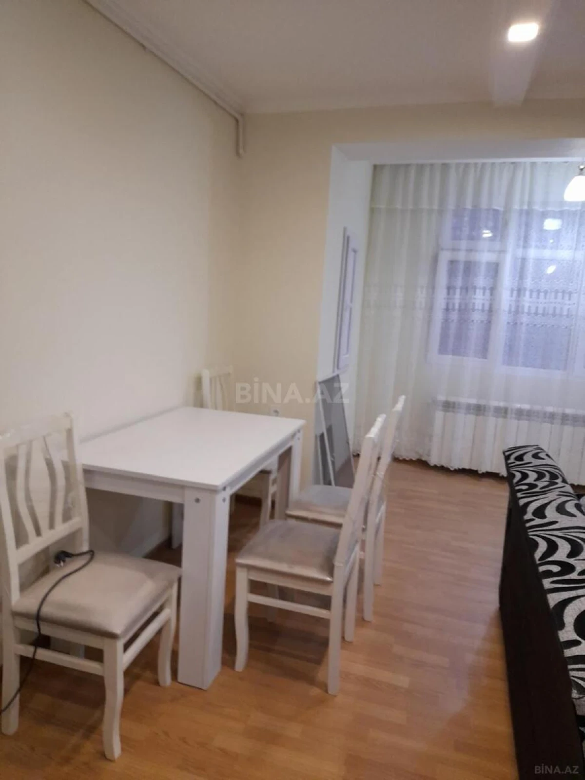 Kirayə verilir 2 otaqlı mənzil 50 m²