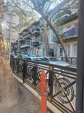 Kirayə verilir 3 otaqlı ofis 65 m²