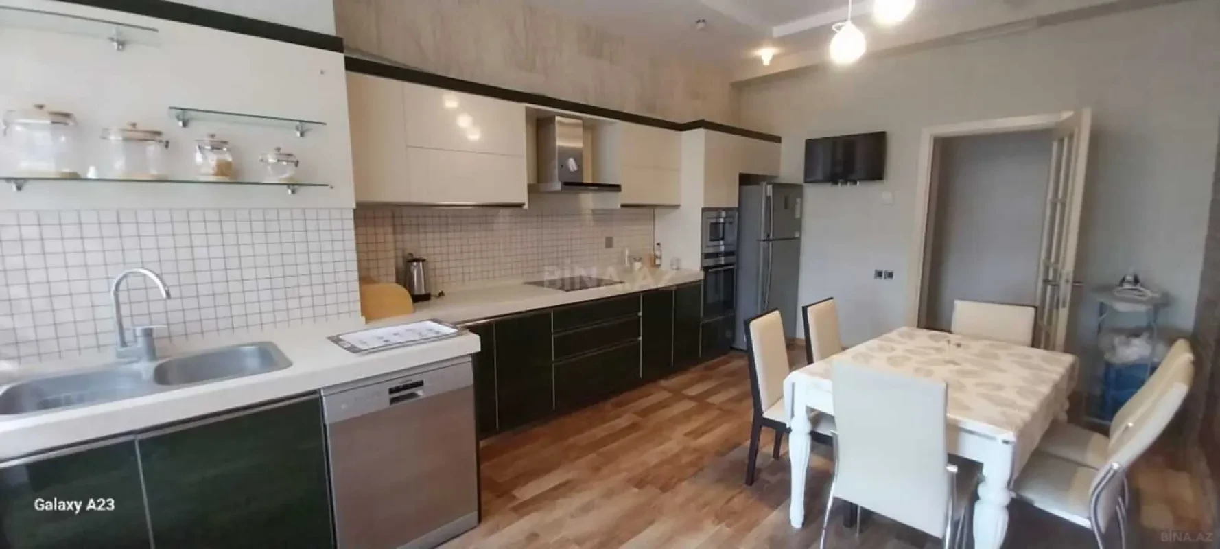 Kirayə verilir 3 otaqlı mənzil 170 m²
