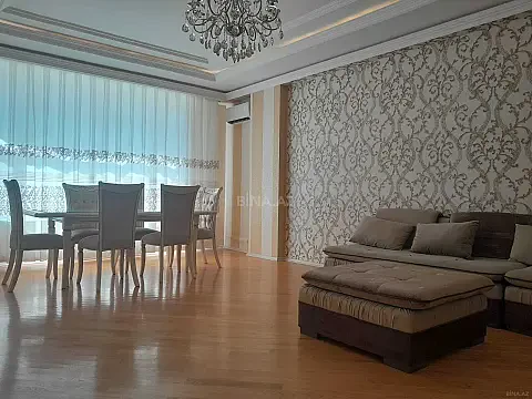 Kirayə verilir 3 otaqlı mənzil 130 m²