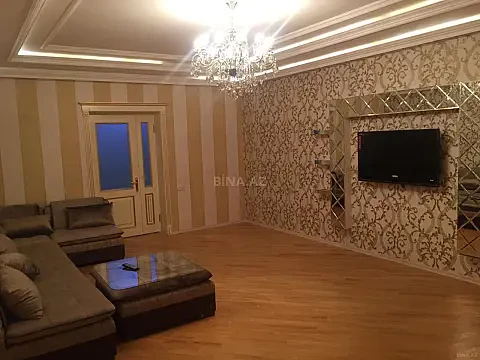 Kirayə verilir 3 otaqlı mənzil 130 m²