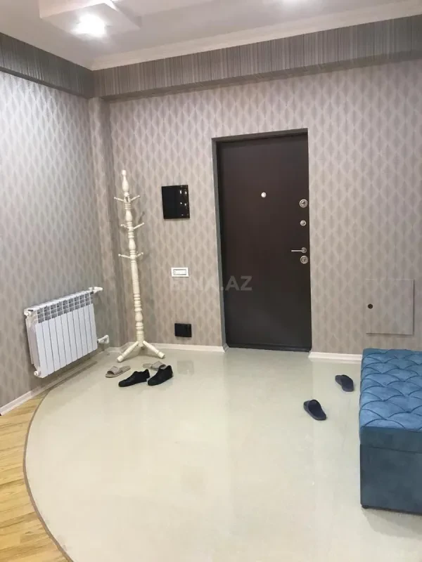 Kirayə verilir 3 otaqlı mənzil 130 m²
