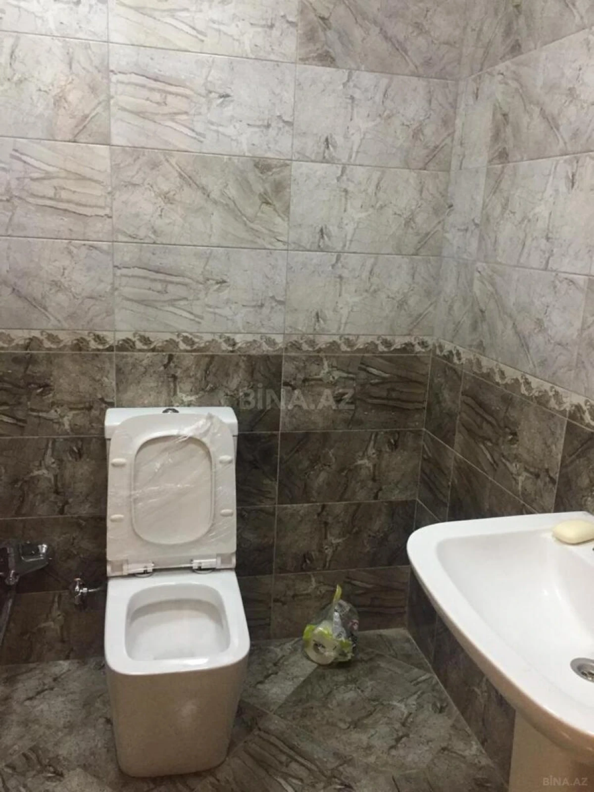 Kirayə verilir 3 otaqlı mənzil 130 m²