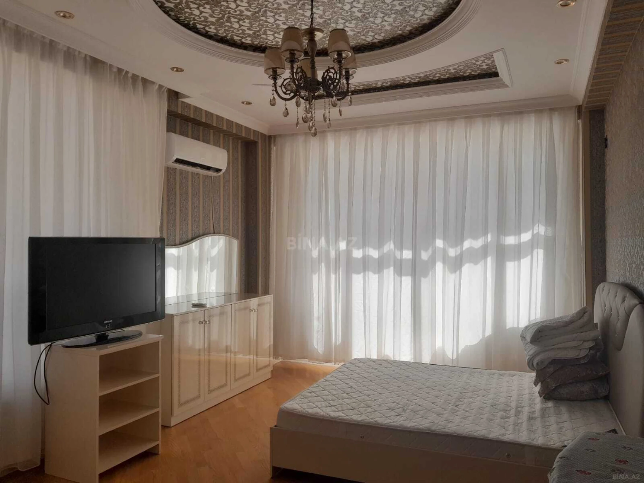 Kirayə verilir 3 otaqlı mənzil 130 m²