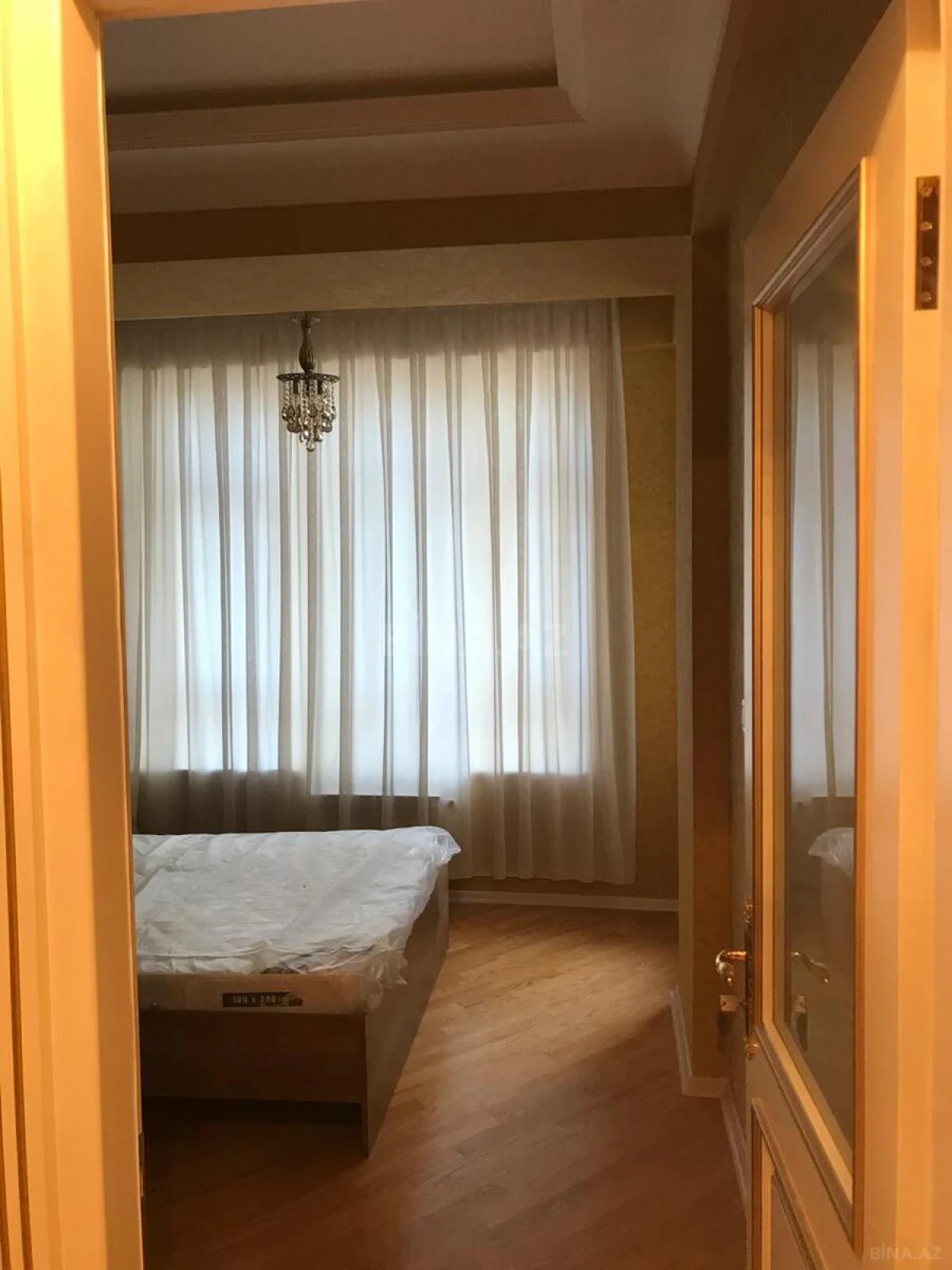 Kirayə verilir 3 otaqlı mənzil 130 m²