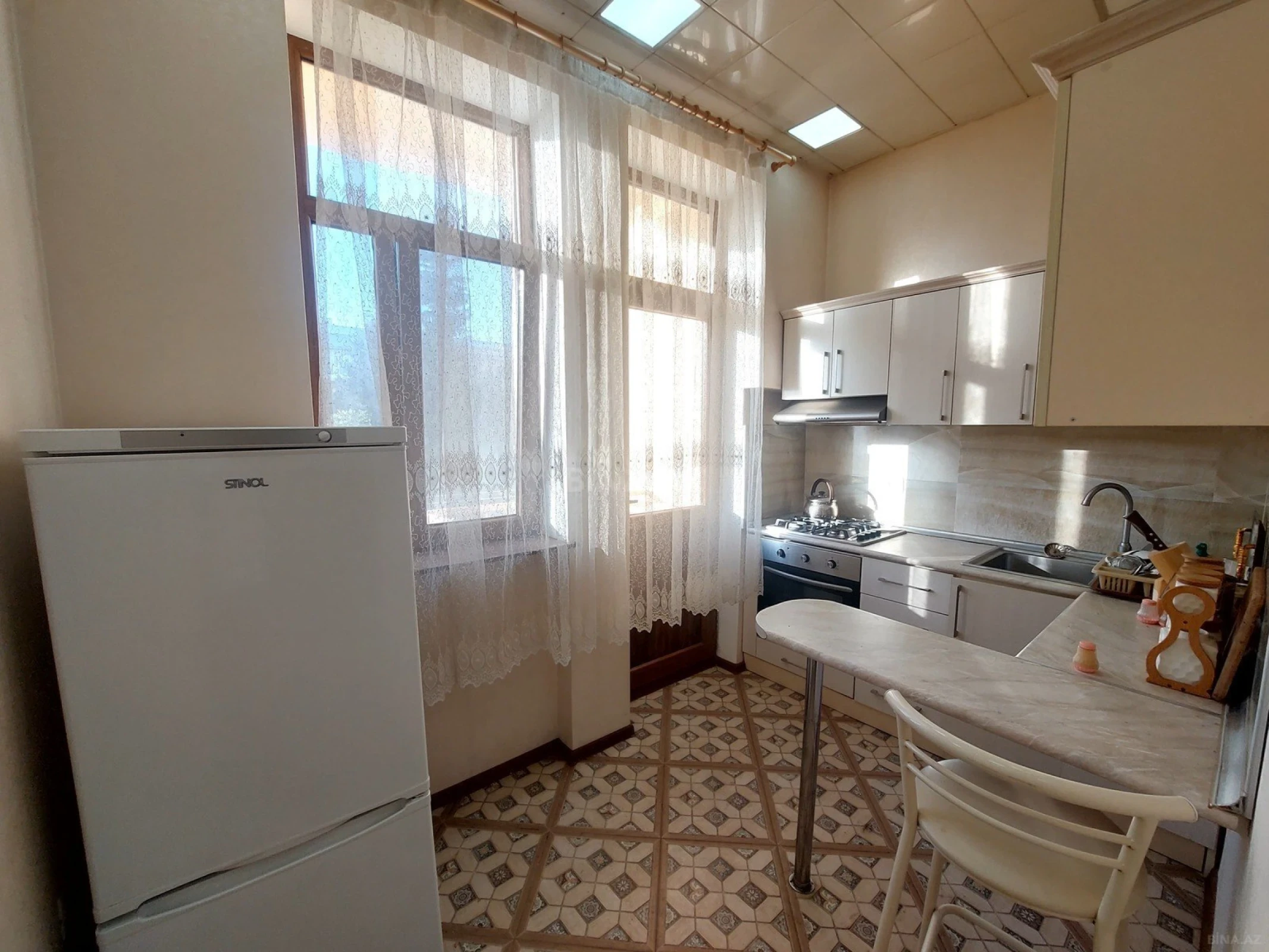 Kirayə verilir 2 otaqlı mənzil 60 m²
