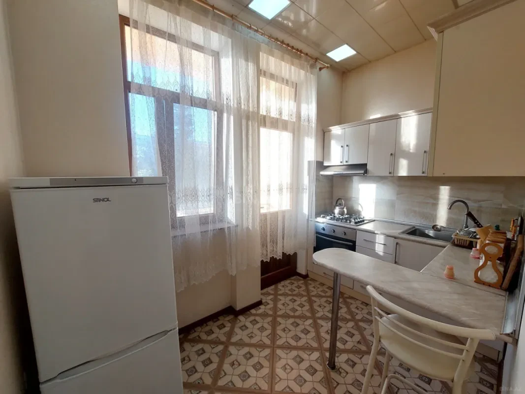 Kirayə verilir 2 otaqlı mənzil 60 m²