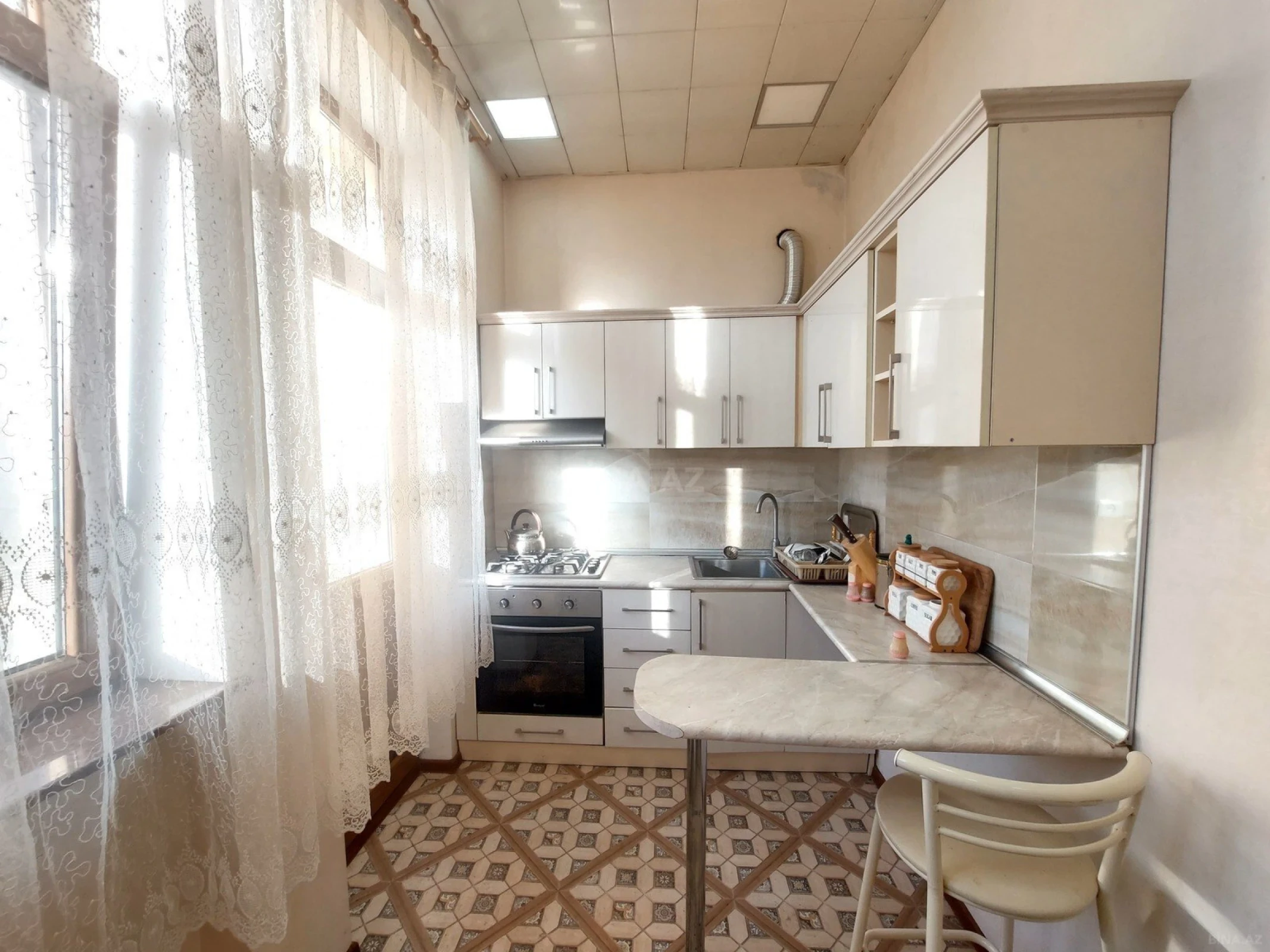Kirayə verilir 2 otaqlı mənzil 60 m²