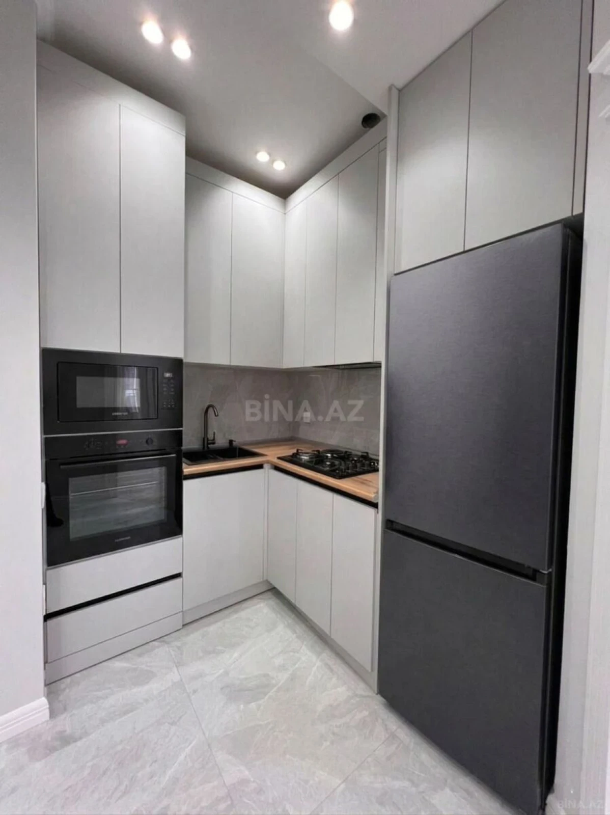 Satılır 2 otaqlı mənzil 57 m²