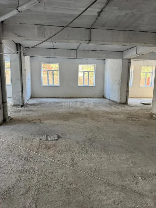 Satılır 4 otaqlı mənzil 145 m²