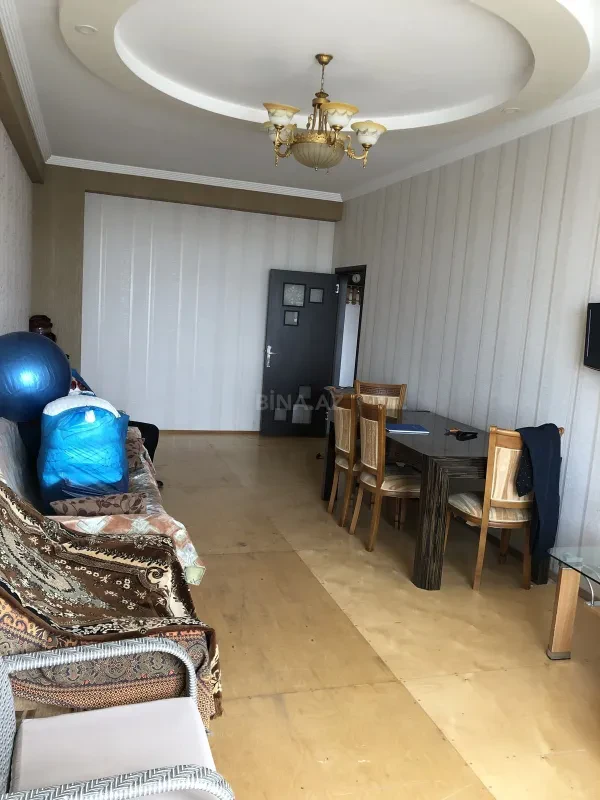 Kirayə verilir 2 otaqlı mənzil 85 m²
