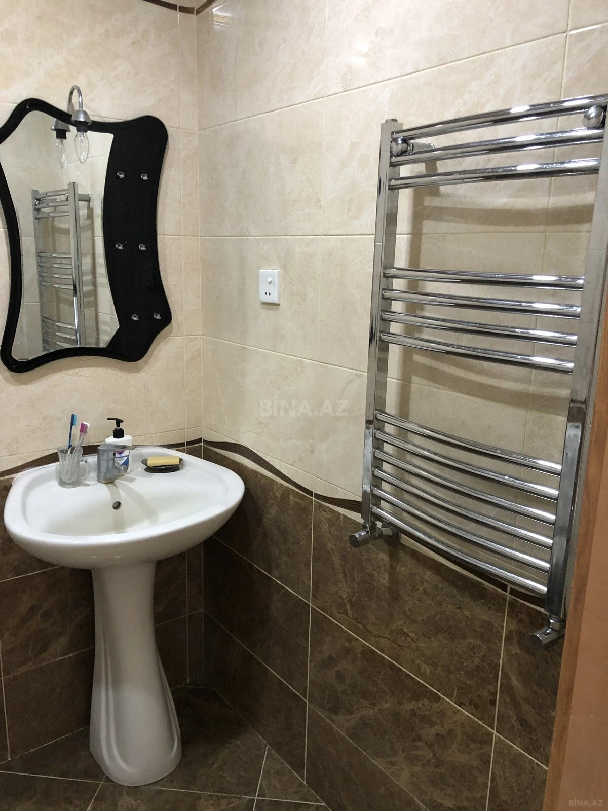 Kirayə verilir 2 otaqlı mənzil 85 m²