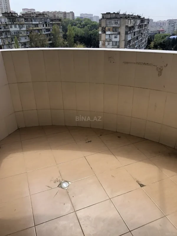 Kirayə verilir 2 otaqlı mənzil 85 m²