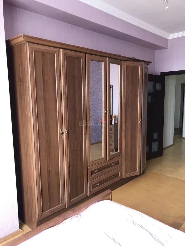 Kirayə verilir 2 otaqlı mənzil 85 m²