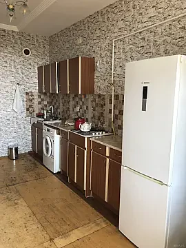 Kirayə verilir 2 otaqlı mənzil 85 m²