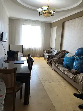 Kirayə verilir 2 otaqlı mənzil 85 m²