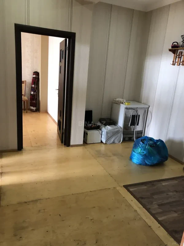 Kirayə verilir 2 otaqlı mənzil 85 m²