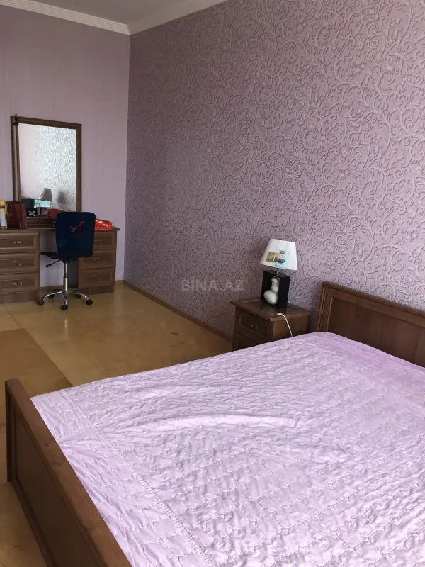 Kirayə verilir 2 otaqlı mənzil 85 m²