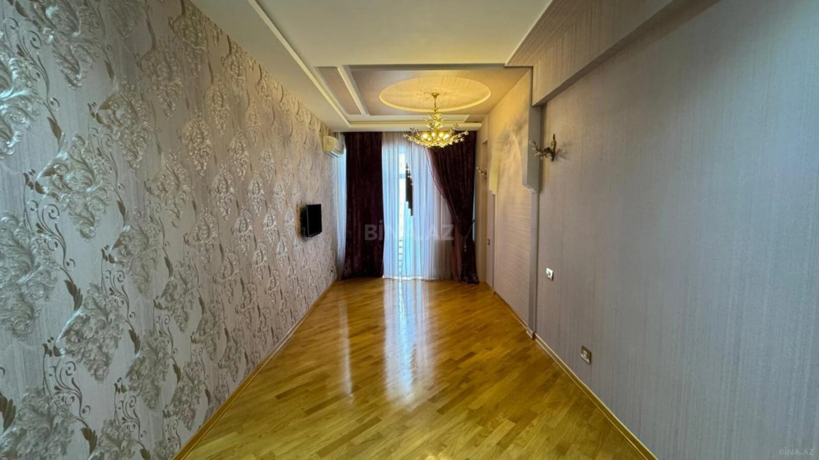 Satılır 3 otaqlı mənzil 128 m²