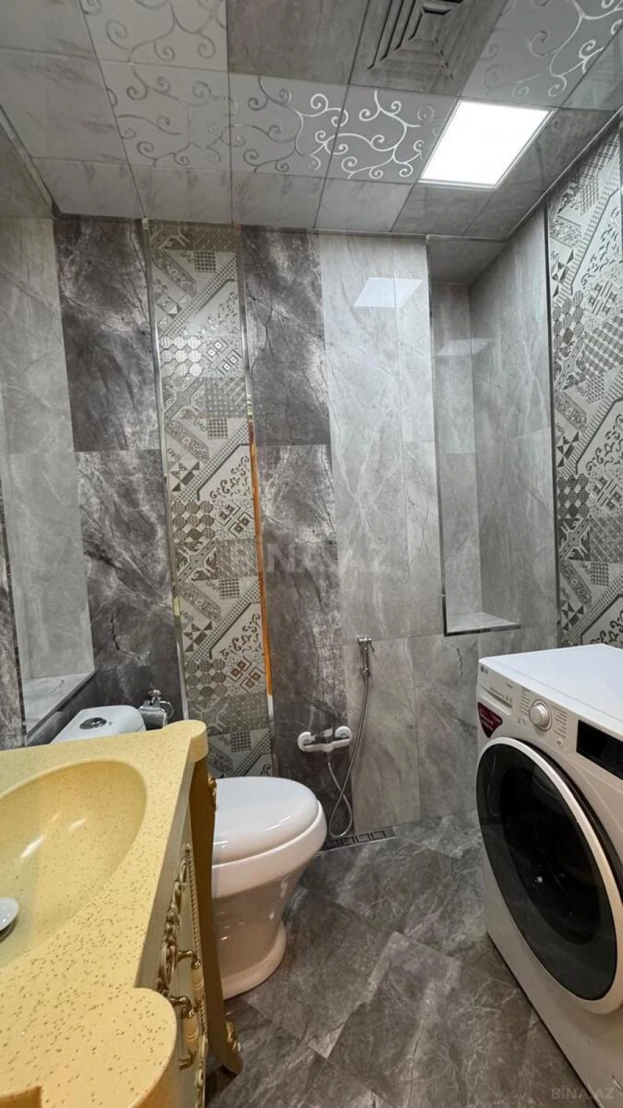 Satılır 3 otaqlı mənzil 128 m²