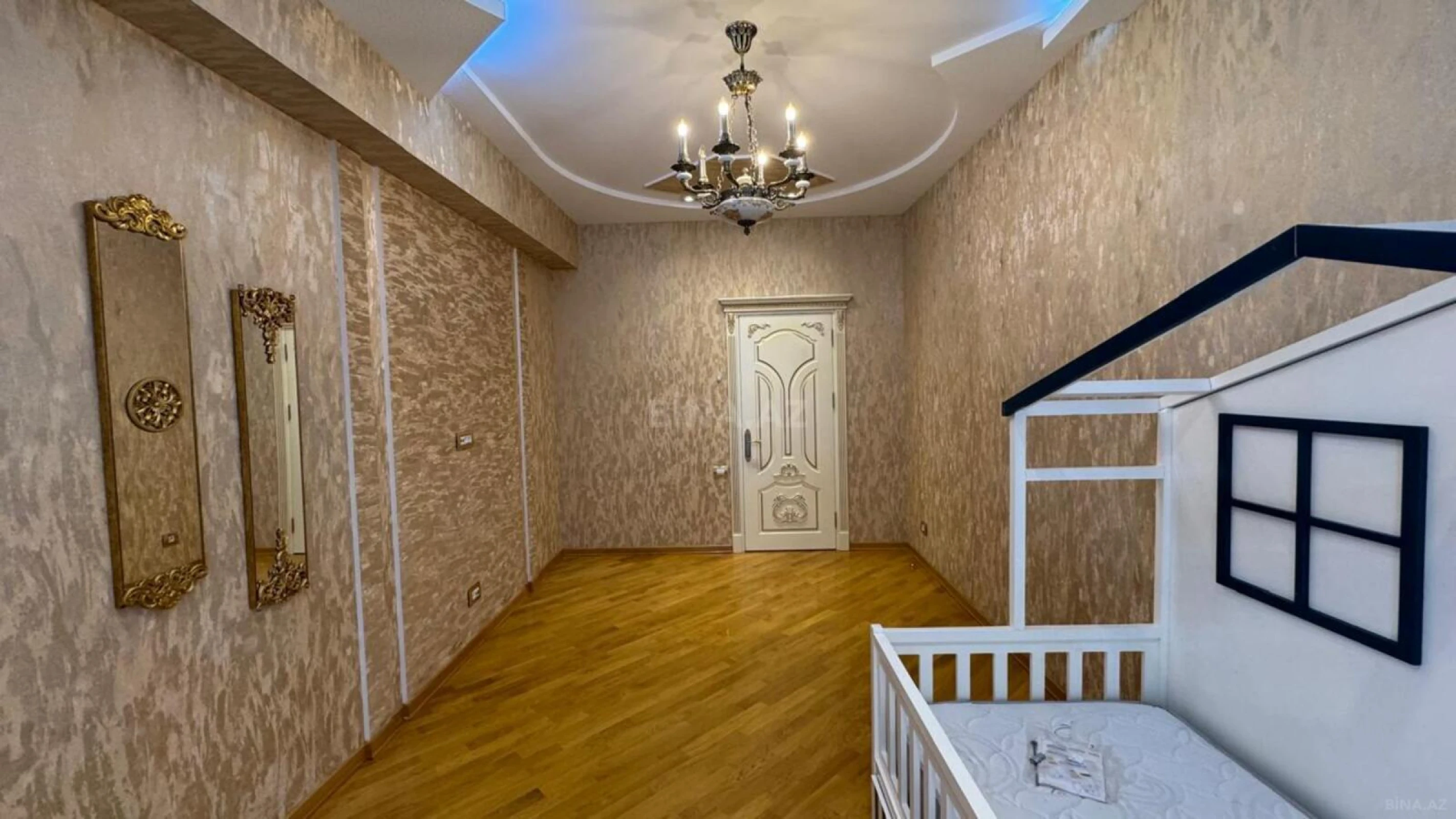 Satılır 3 otaqlı mənzil 128 m²