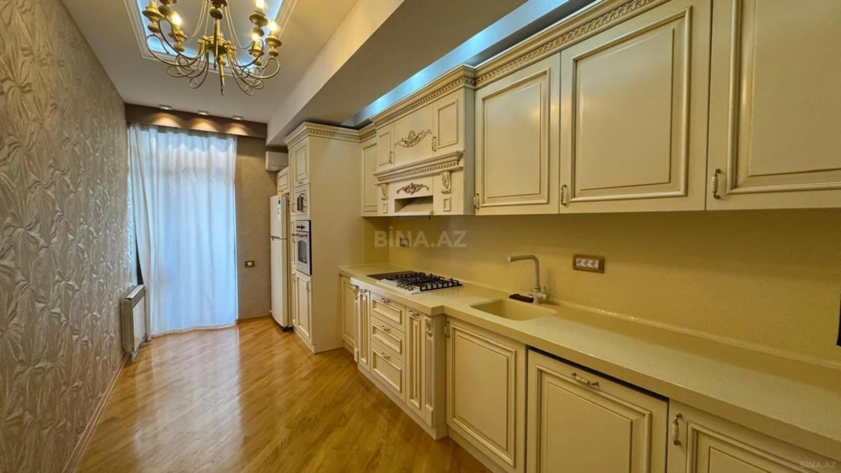 Satılır 3 otaqlı mənzil 128 m²