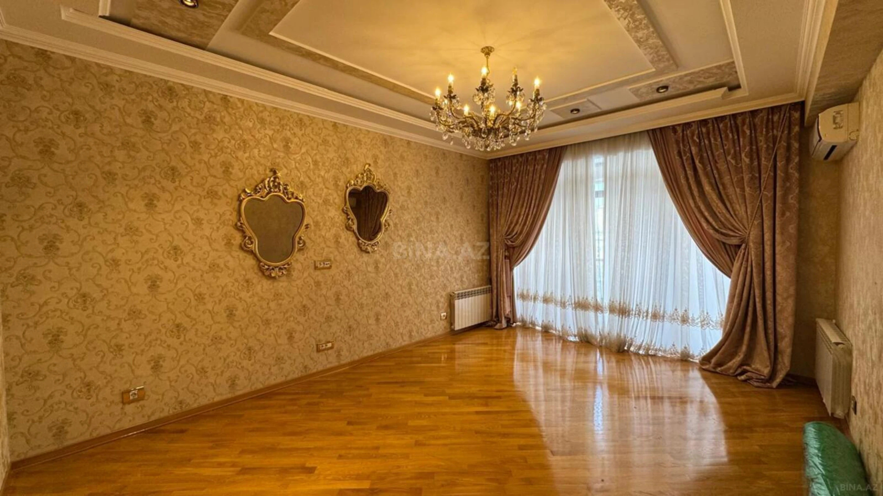 Satılır 3 otaqlı mənzil 128 m²