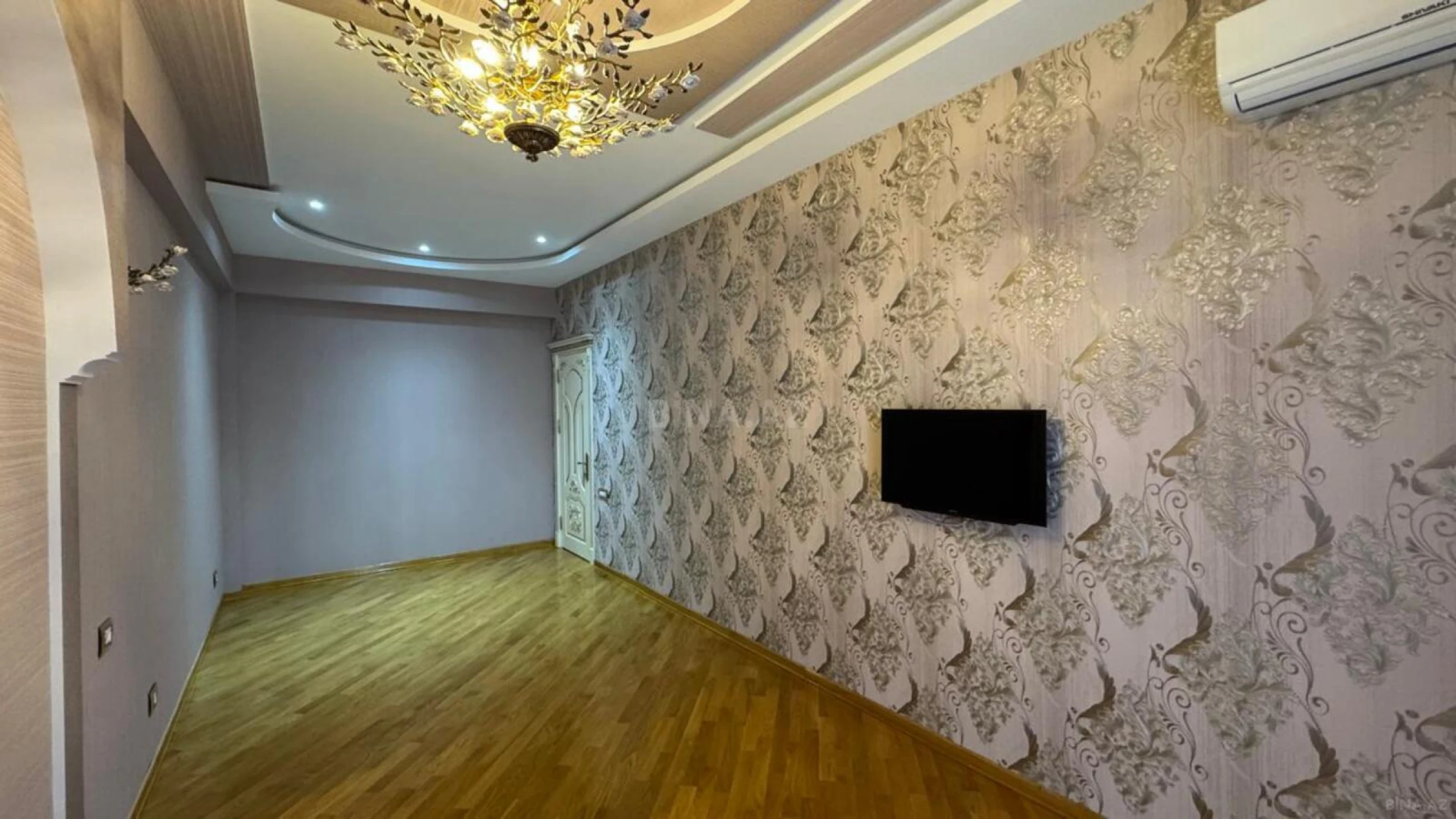 Satılır 3 otaqlı mənzil 128 m²
