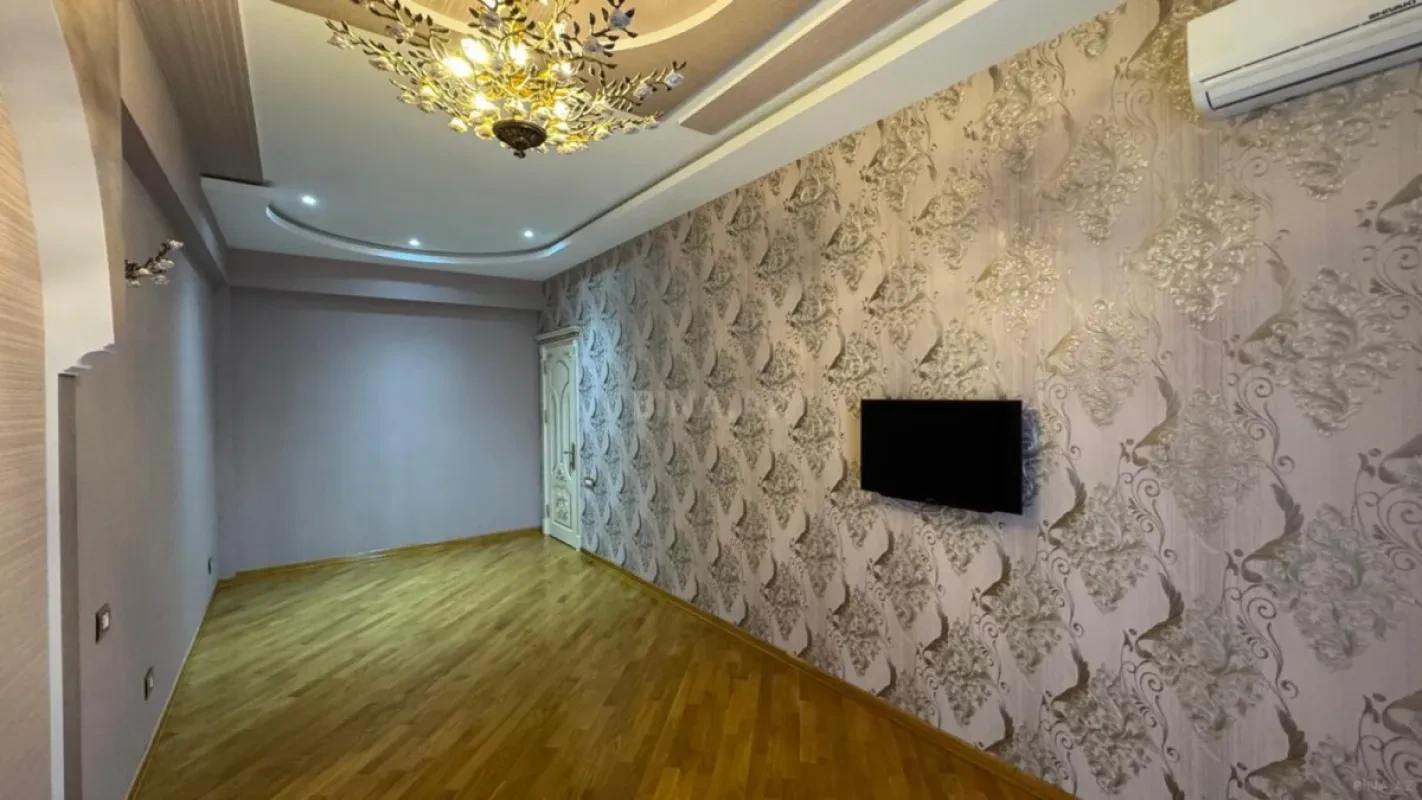 Satılır 3 otaqlı mənzil 128 m²
