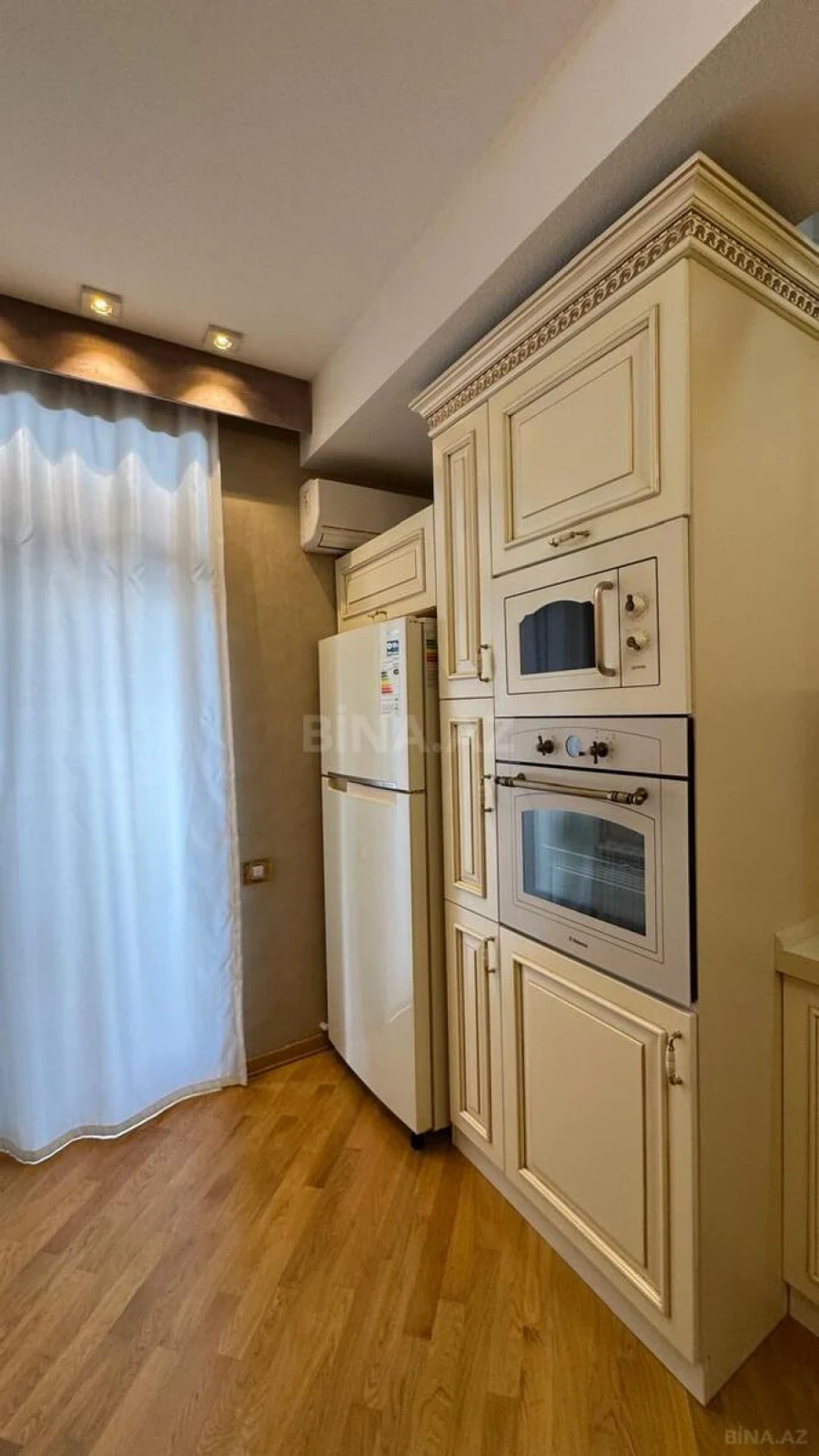 Satılır 3 otaqlı mənzil 128 m²