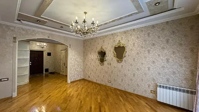 Satılır 3 otaqlı mənzil 128 m²