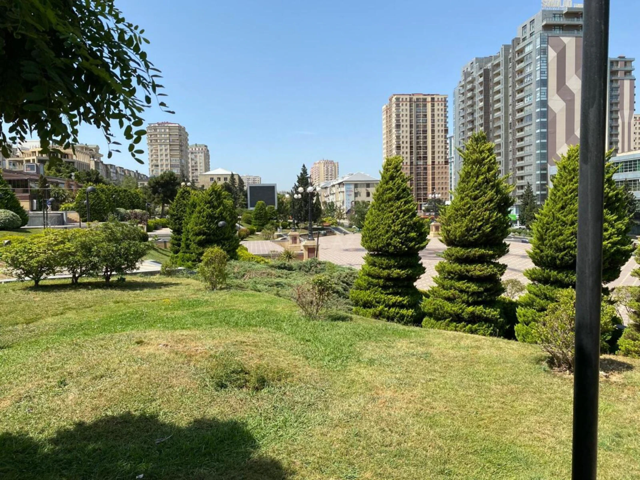Satılır 3 otaqlı mənzil 128 m²