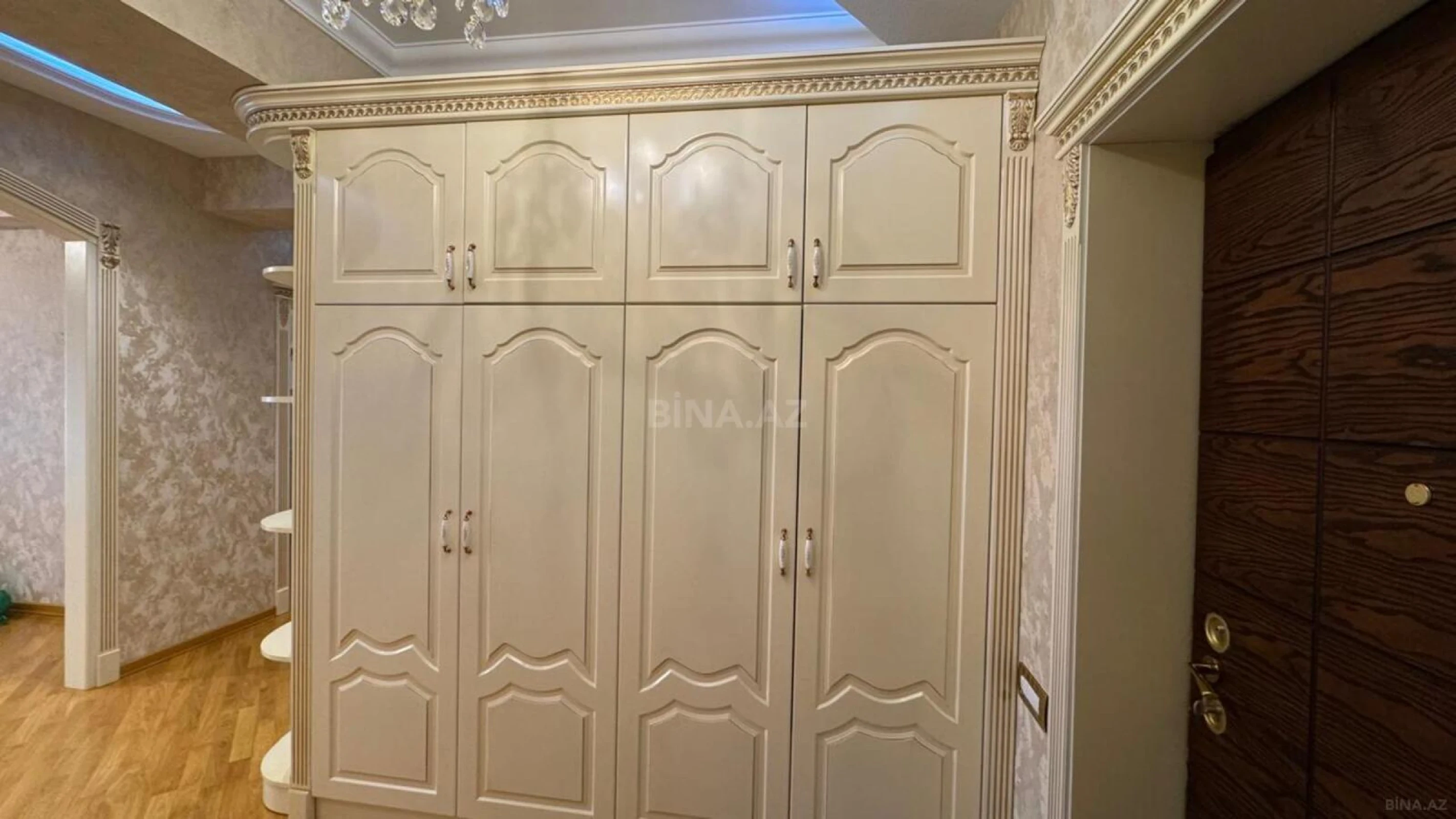 Satılır 3 otaqlı mənzil 128 m²