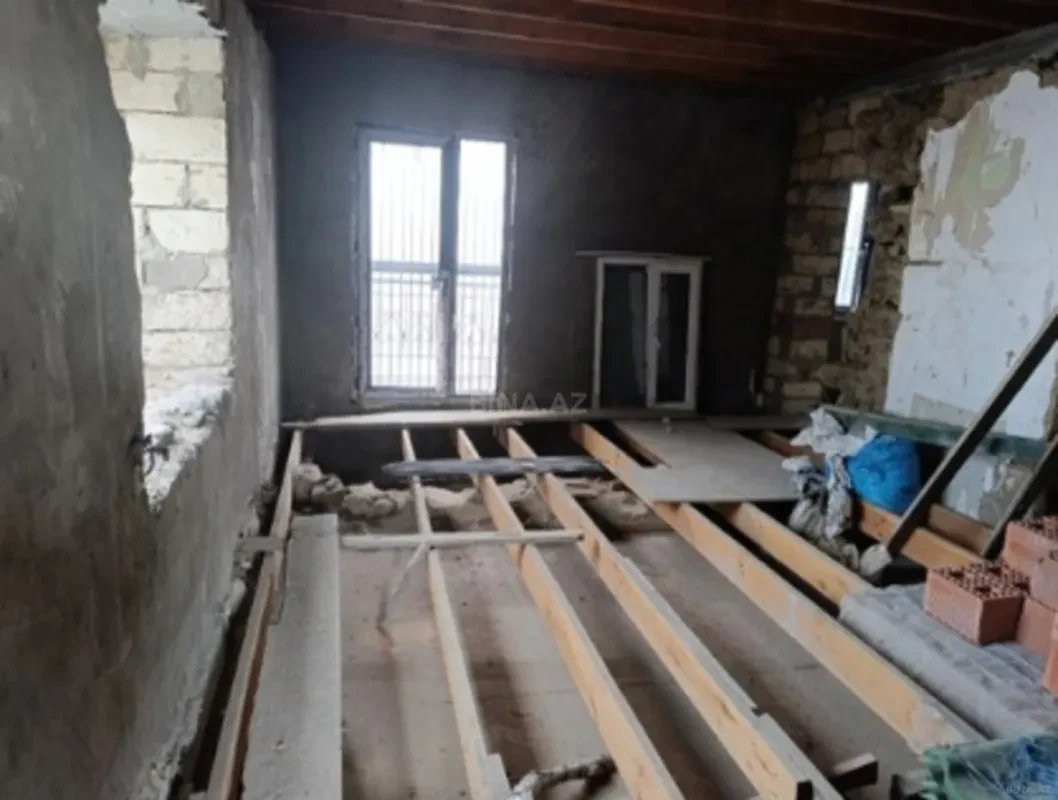 Satılır 4 otaqlı həyət evi 100 m²