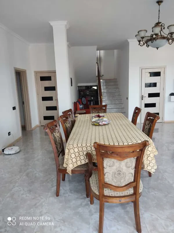 Kirayə verilir 4 otaqlı həyət evi 278 m²