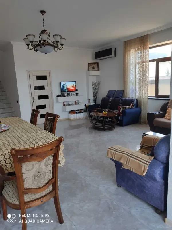 Kirayə verilir 4 otaqlı həyət evi 278 m²